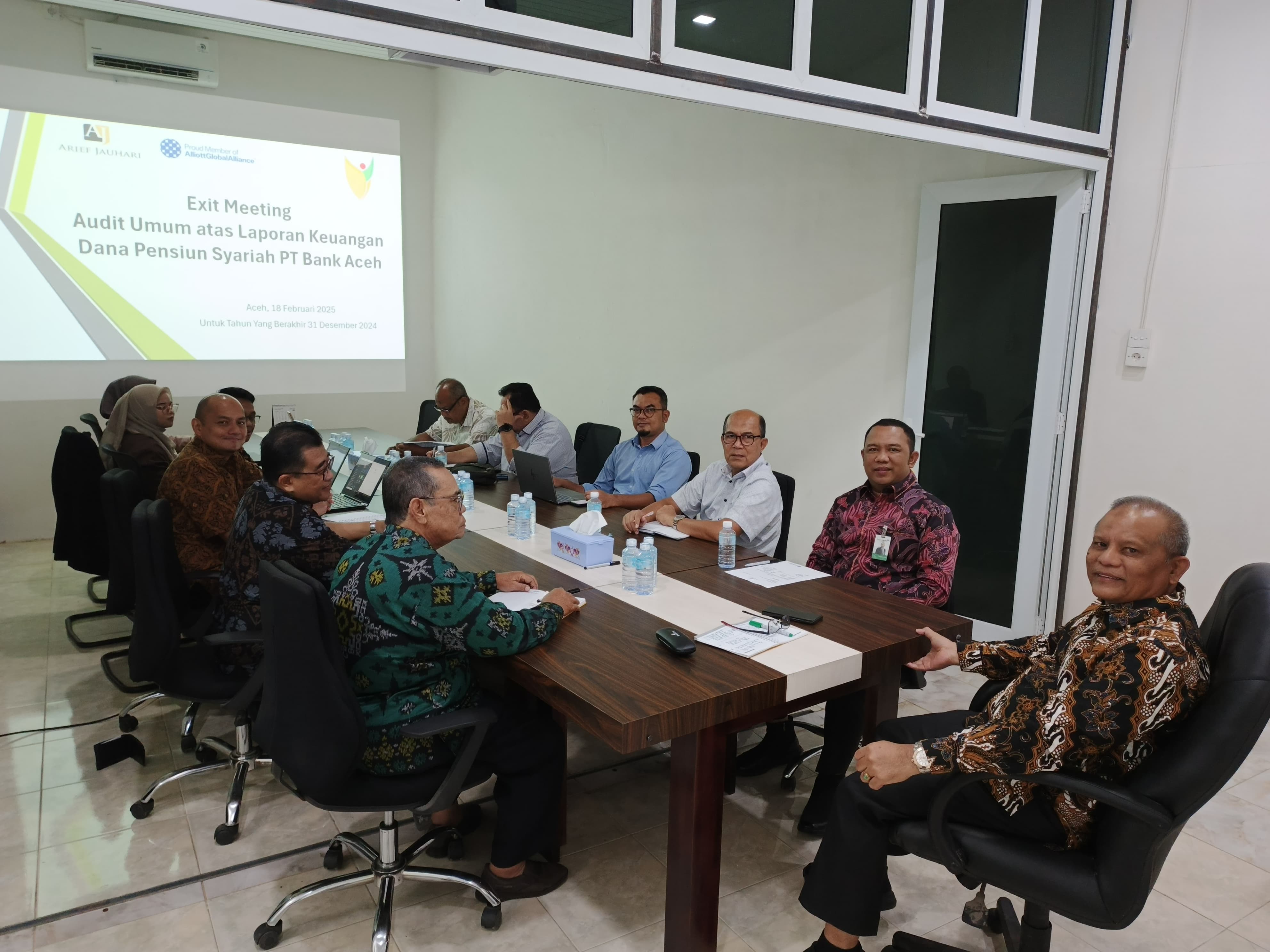 exit meeting Bersama Kantor Akuntan Publik Arief Jauhari, 18 Feb 2025